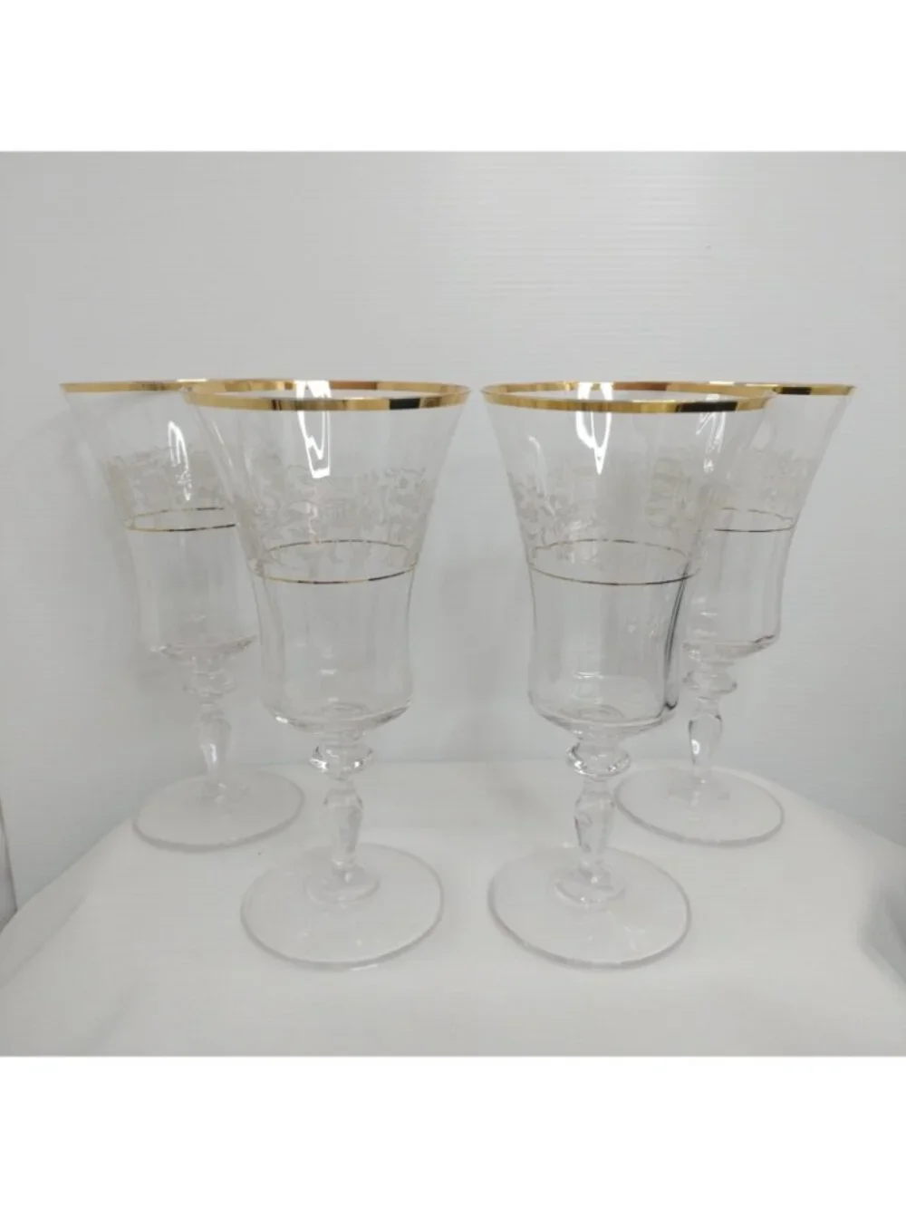 4 Mikasa Antique Lace Middle Floral Elegant Wine, Water Crystal Gold Rim New